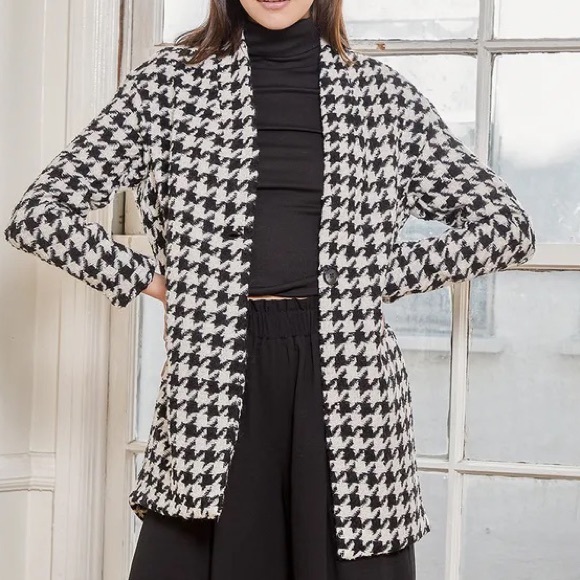 *SOLD* Blank NYC Black and White Houndstooth Cocoon Coat - Picture 4 of 6